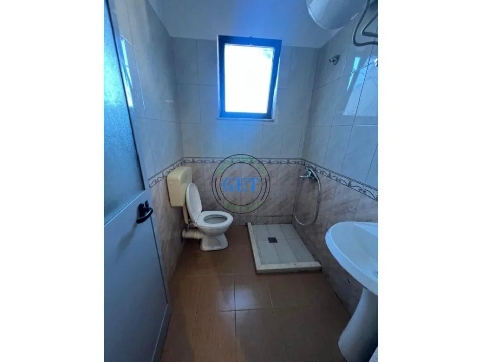 Durres, jepet me qera apartament 1+1 Kati 4, 70 m² 250 € (Muzeumi , Durres)