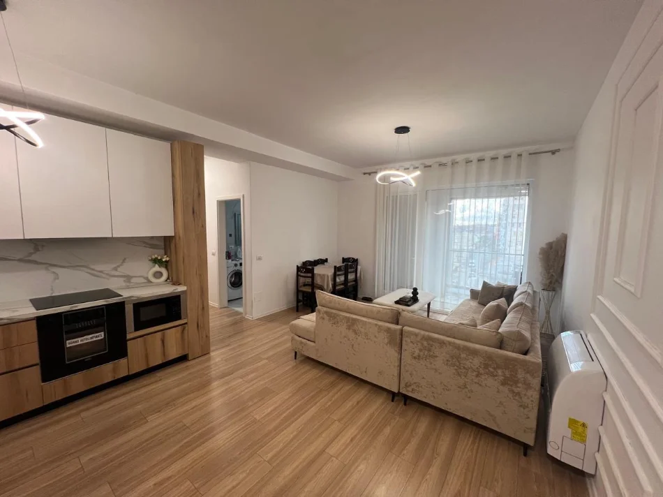 Tirane, jepet me qera apartament 2+1 Kati 4, 90 m² 650 € (Rruga Jordan Misja ,Kompleksi Kontakt)