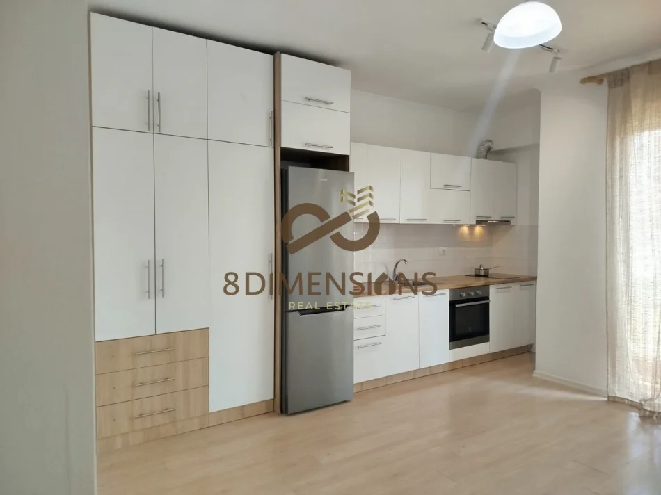 Tirane, shitet apartament 1+1+Ballkon Kati 4, 52 m² 79.500 € (kombinat)