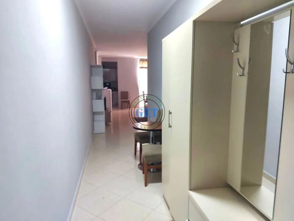 Durres, jepet me qera apartament 2+1 Kati 2, 120 m² 350 € (Rrota kuqe, Plazh, Durrës)