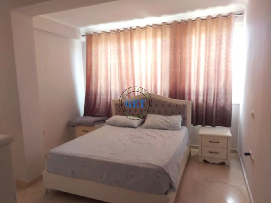 Durres, jepet me qera apartament 2+1 Kati 2, 120 m² 350 € (Rrota kuqe, Plazh, Durrës)