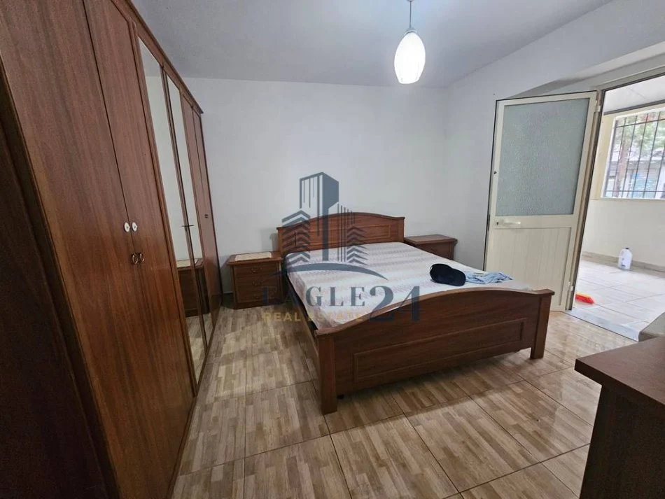 Tirane, jepet me qera apartament 2+1+Ballkon Kati 0, 75 m² 420 € (Univers City)