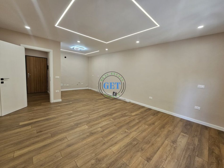 Durres, shitet apartament 2+1 Kati 2, 111 m² 160.000 € (Qender)