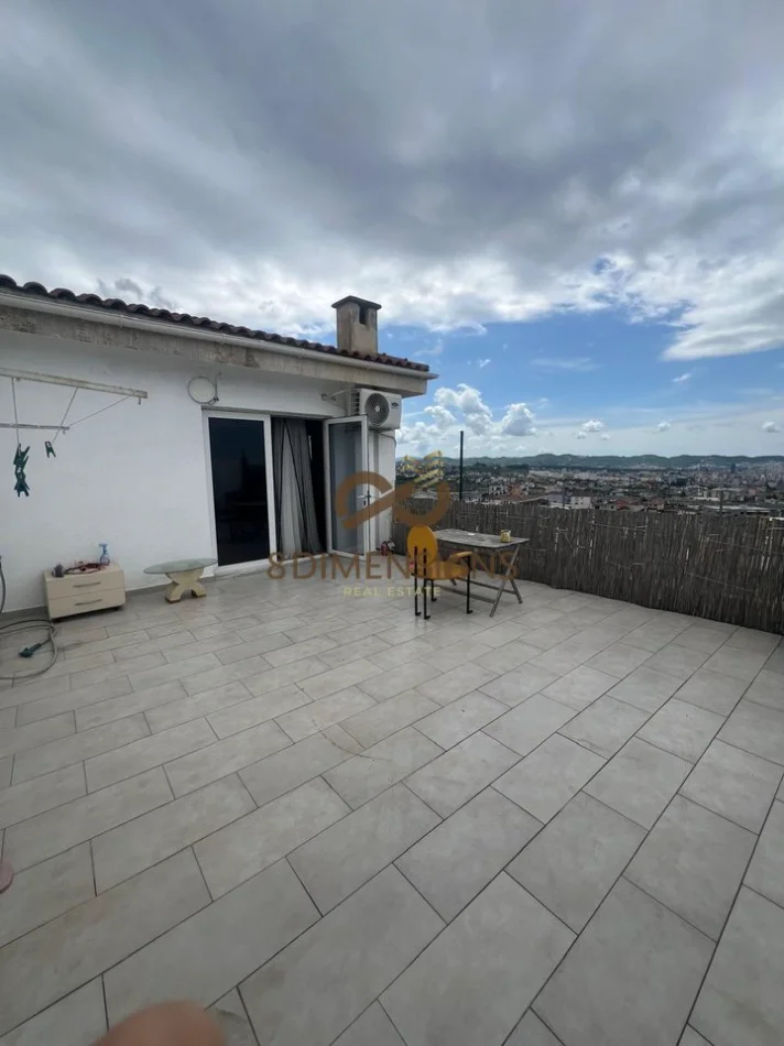Tirane, shitet apartament 1+1+Ballkon Kati 5, 108 m² 130.000 € (fresk)