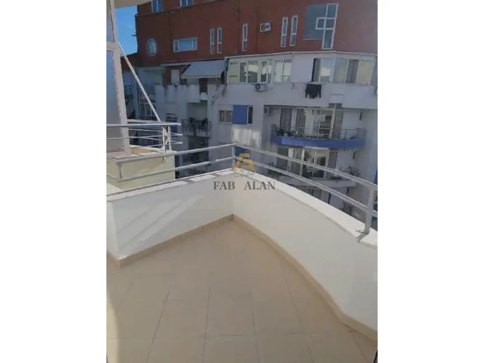 Tirane, shitet apartament 1+1 Kati 4, 59 m² 78.000 € (Fresku)