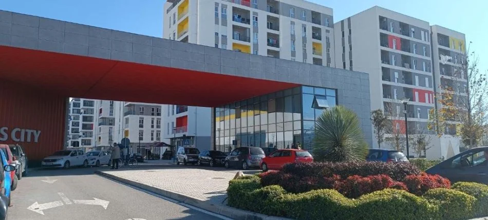 Tirane, shitet apartament 3+1 Kati 4, 117 m² 108.800 € (Univers City)