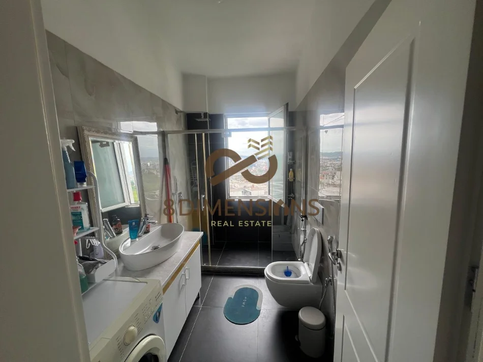 Tirane, shitet apartament 1+1+Ballkon Kati 5, 108 m² 130.000 € (fresk)