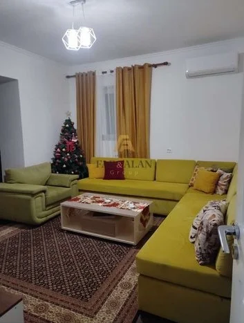 Tirane, shitet Vile 1 Katshe , 1.000 m² 280.000 € (Zall Dajt, rruga e Arbrit)