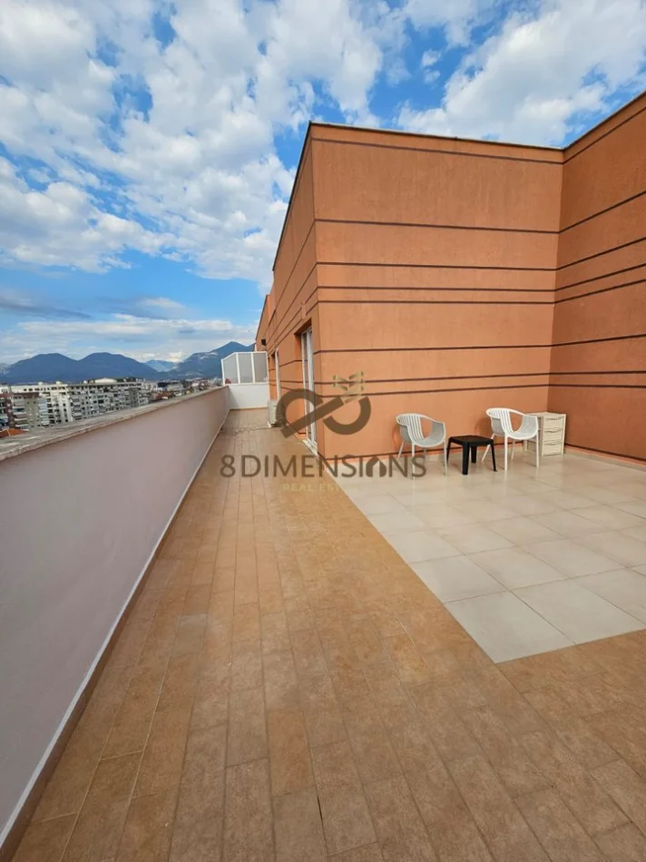 Tirane, shitet apartament 2+1+Ballkon Kati 6, 160 m² 235.000 € (kombinat)