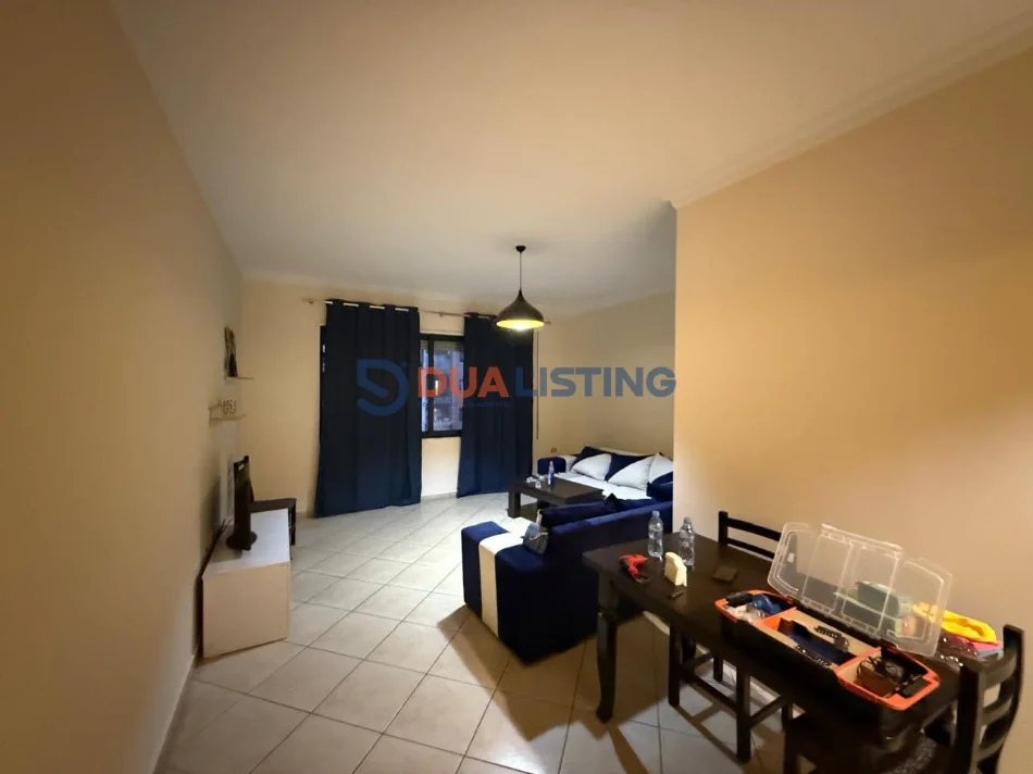 Tirane, jepet me qera apartament 2+1 , 140 m² 550 € 