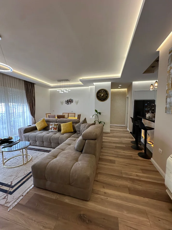 Tirane, shitet apartament 2+1 , 170 m² 498.000 € (liqeni thate)