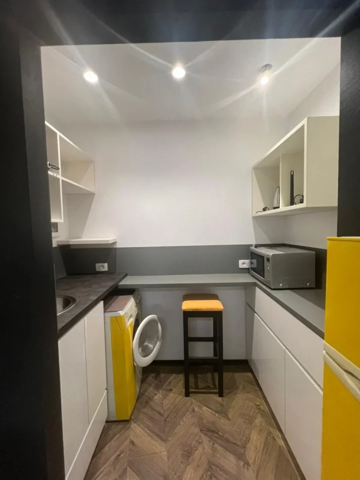 Tirane, jepet me qera apartament 1+1 Kati 2, 1 m² 550 € 