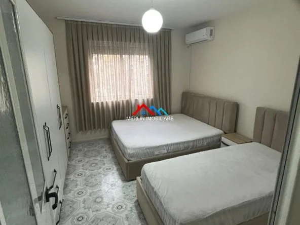 Tirane, jepet me qera apartament 1+1+Ballkon Kati 3, 50 m² 466 € (RRUGA KONGRESI I MANASTRIT,QSUT)