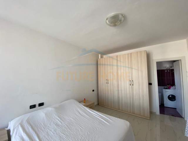 Durres, jepet me qera apartament Kati 7, 93 m² 300 Euro (ish urt)