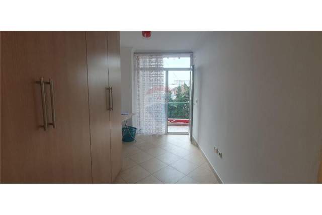 Tirane, shitet apartament 2+1 Kati 3, 96 m² 120.000 Euro (Rruga 5 Maji)