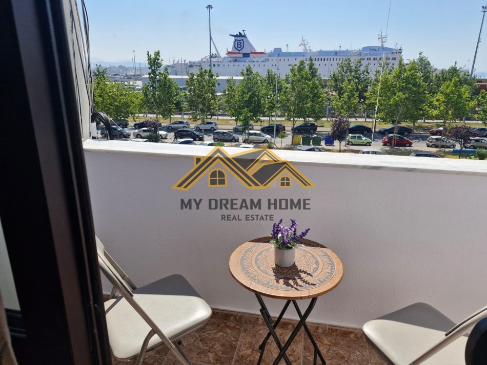 Durres, jepet me qera apartament 1+1+Ballkon Kati 3, 70 m² 400 € (RRUGA E RE E PORTIT)