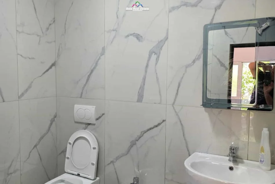 Tirane, jepet me qera Vile 1+1 Kati 1, 80 m² 520 € (allias)