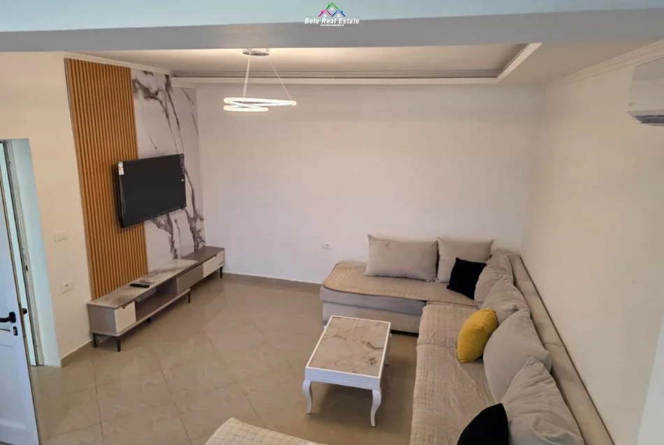 Tirane, jepet me qera Vile 1+1 Kati 1, 80 m² 520 € (allias)
