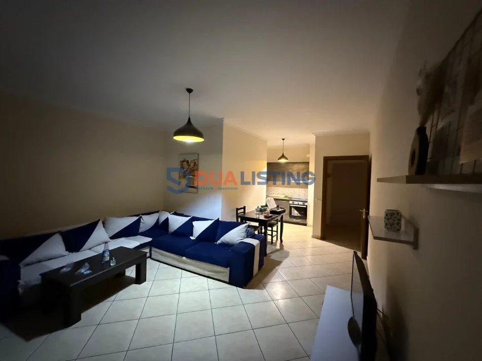 Tirane, jepet me qera apartament 2+1 , 140 m² 550 € 