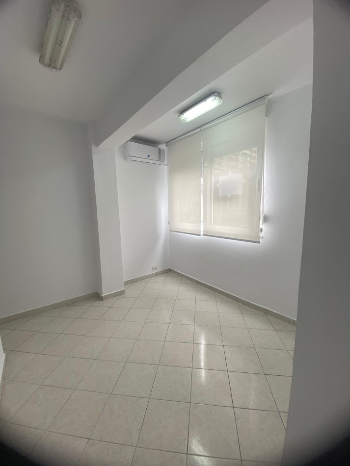 Tirane, jepet me qera zyre Kati 2, 70 m² 750 € (pranë ArTurbina)