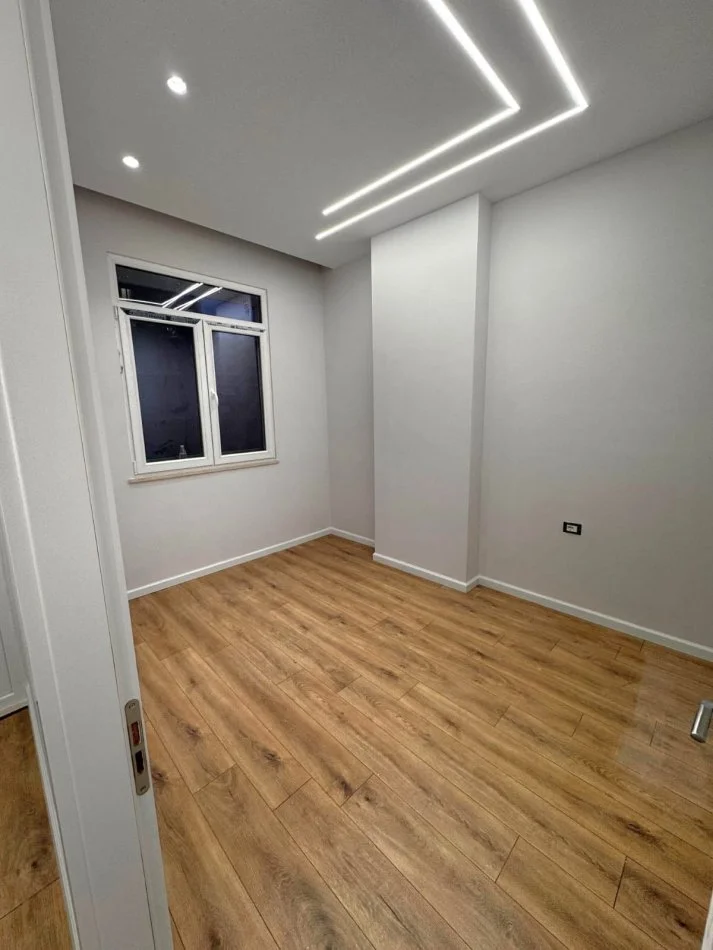 Tirane, shitet apartament 1+1 , 60 m² 100.000 € 