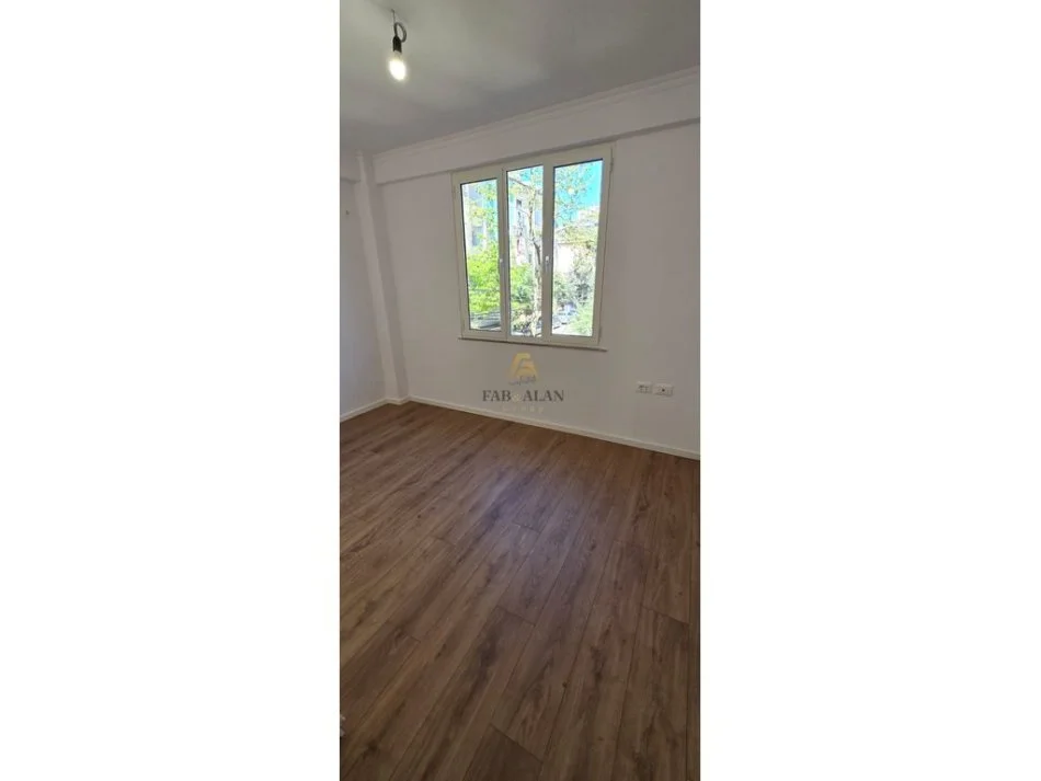 Tirane, shitet apartament 1+1 Kati 2, 49 m² 125.000 € (Mozaiku i Tiranes)
