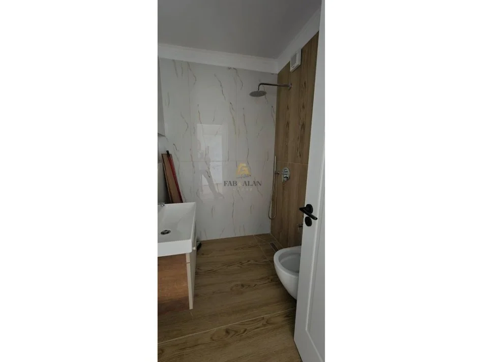 Tirane, shitet apartament 1+1 Kati 2, 54 m² 110.000 € (Mozaiku i Tiranes)