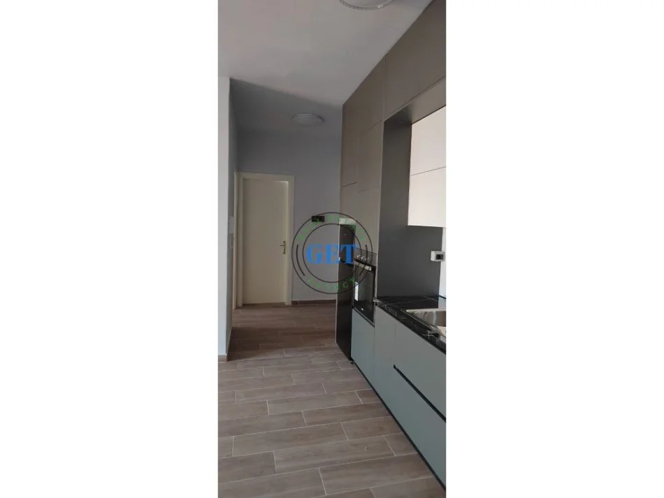 Durres, jepet me qera apartament 2+1 Kati 5, 83 m² 350 € (Tregu Industrial, Durres)