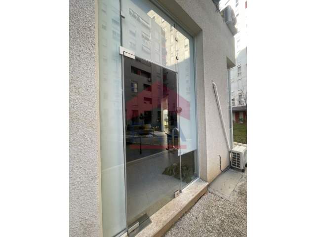 Tirane, shitet dyqan 68 m² 96.860 Euro (Ndre Mjeda)