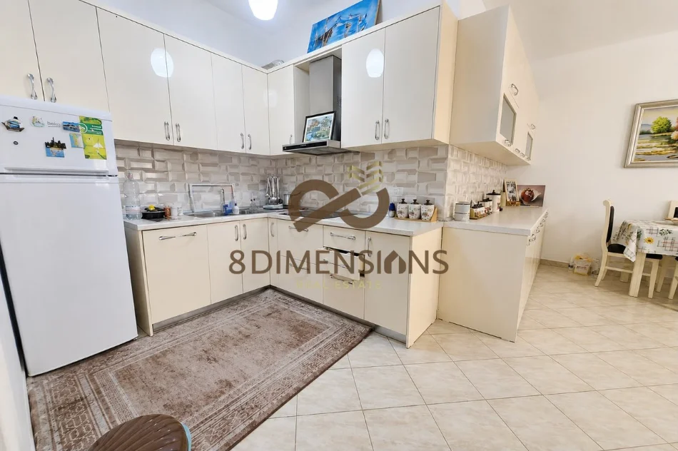 Tirane, shitet apartament 2+1+Ballkon Kati 4, 97 m² 145.000 € (fresk)