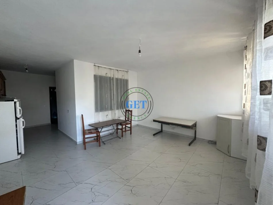 Durres, jepet me qera apartament 2+1 Kati 1, 300 € (Shkozet, Durrës)