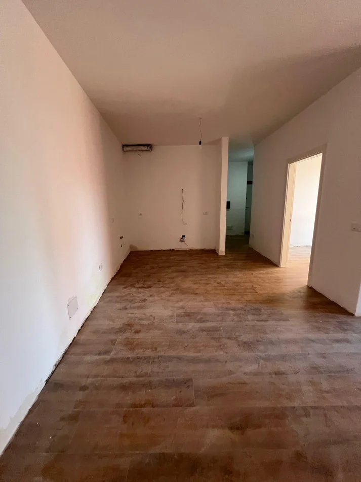 Tirane, shitet 1+1 Kati 2, 80 m² 224.000 € (Rruga e kavajes)