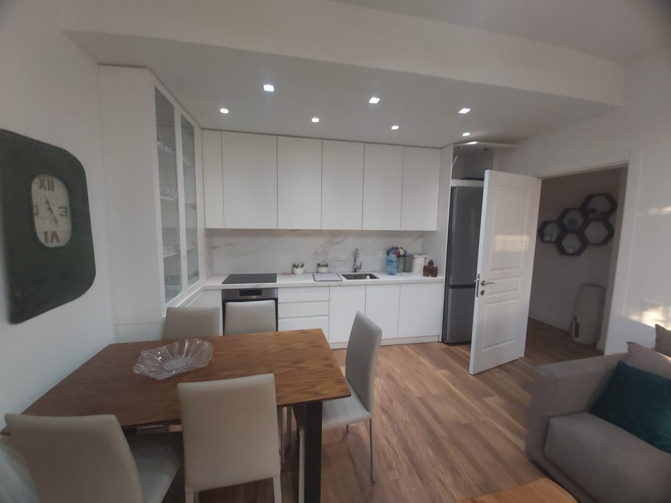 Tirane, shes apartament 2+1 Kati 5, 92 m² 192.000 € (GOLDEN PARK)