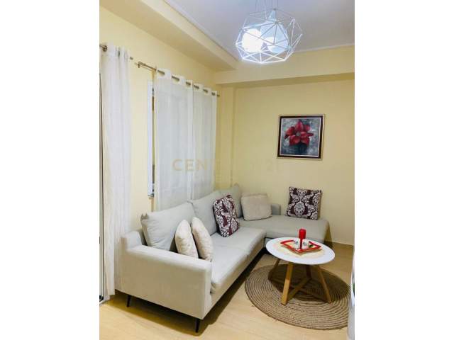 Tirane, jepet me qera apartament 440 Euro (liqeni i thate)