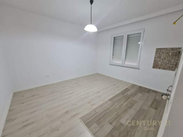 Tirane, shes 2+1 Kati 4, 107.000 Euro