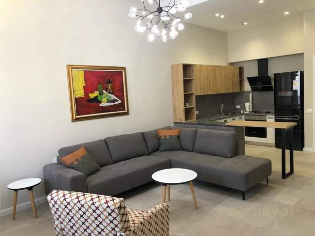 Tirane, jepet me qera 2+1 Kati 1, 650 Euro