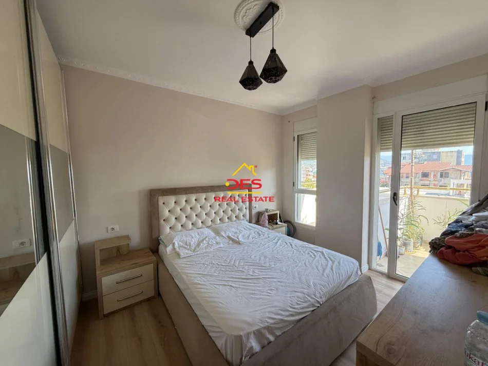 Vlore, shitet apartament 1+1+Ballkon Kati 4, 73 m² 137.000 € (Rruga Kosova)