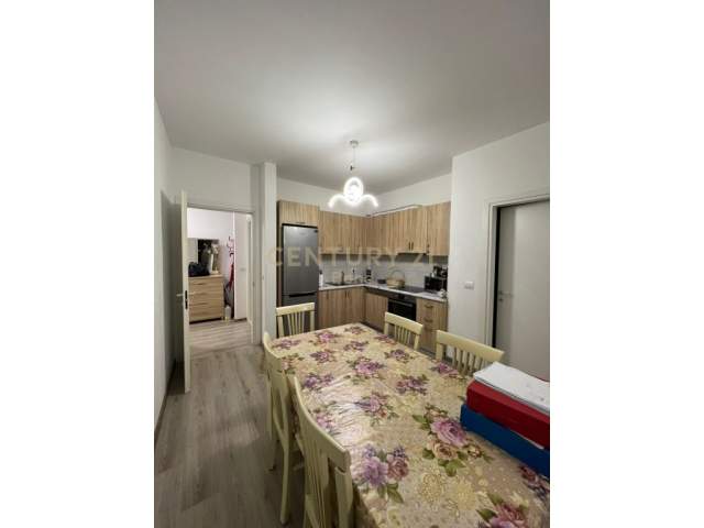 Tirane, jepet me qera apartament 3+1+BLK Kati 3, 700 Euro