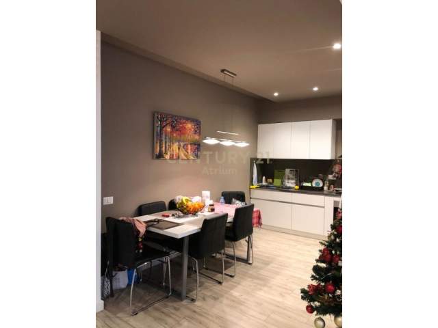 Tirane, shes apartament 1+1 120.000 Euro (liqeni i thate)