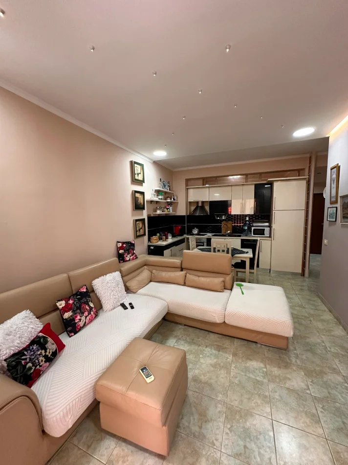 Tirane, shitet apartament 3+1 Kati 3, 97 m² 150.000 € (Yzberisht)