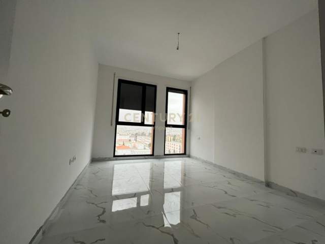 Tirane, jepet me qera apartament 1+1 Kati 9, 67 m² 380 Euro (Rruga "Kongresi i Manastirit")