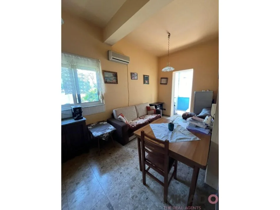 jepet me qera , 480 m² 400 €