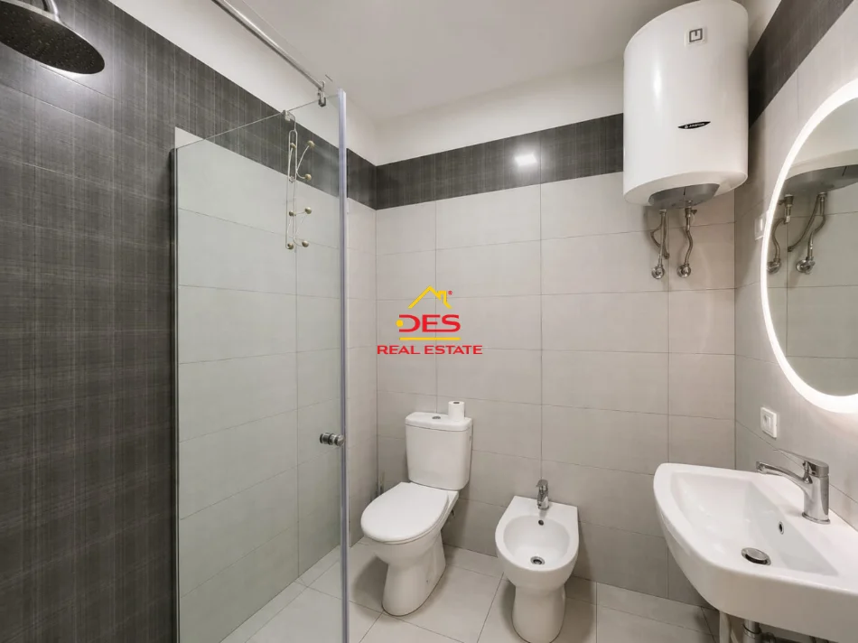 Vlore, shitet apartament 1+1+Ballkon Kati 6, 64 m² 119.000 € (Rruga Gjergj Kastrioti)