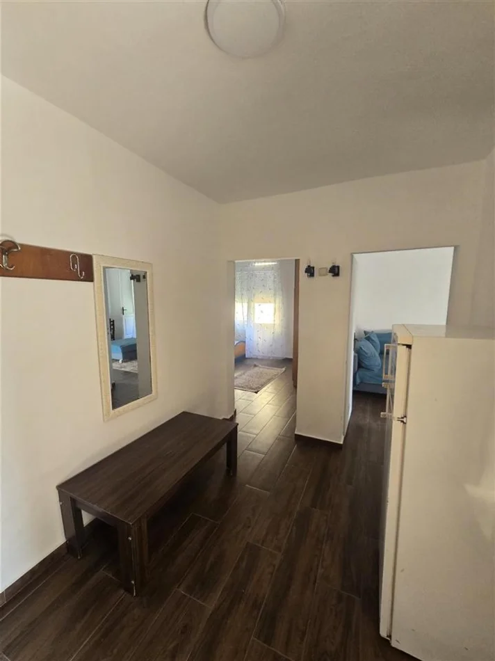 Tirane, jepet me qera apartament 1+1 Kati 2, 70 m² 450 € (Brryl prane Bar Oslo)