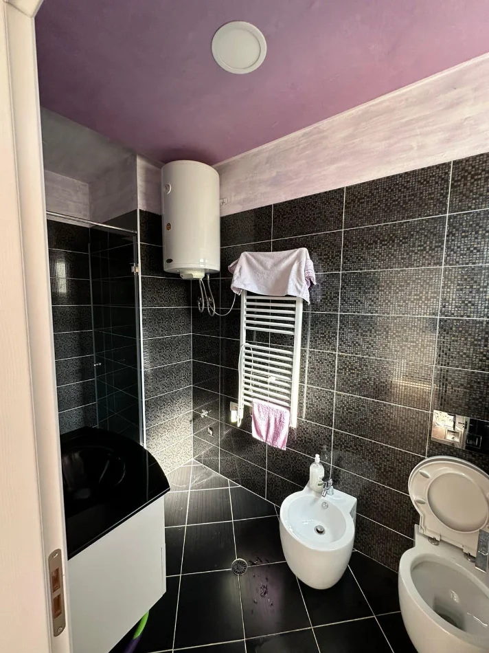 Tirane, shitet apartament , 125 m² 285.000 € 