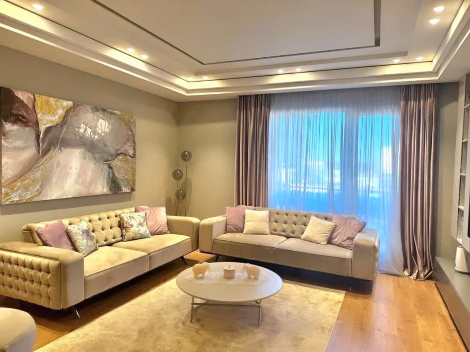 Tirane, shitet apartament 3+1 , 181 m² 355.000 € 