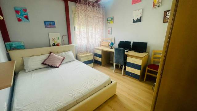Tirane, jepet me qera apartament 3+1+BLK Kati 7, 140 m² 700 Euro (Rruga e Barrkadave)