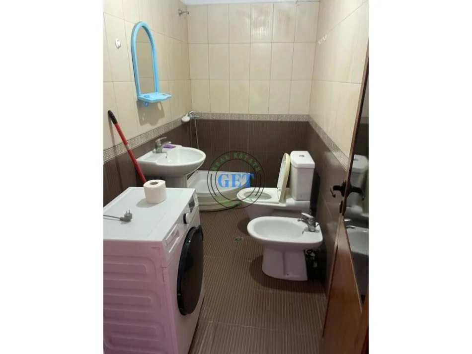Durres, jepet me qera apartament 2+1 Kati 7, 90 m² 330 € (Muzeumi , Durres)