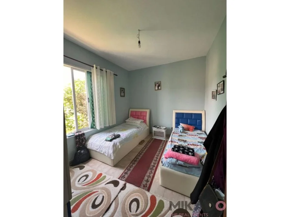 jepet me qera , 480 m² 400 €