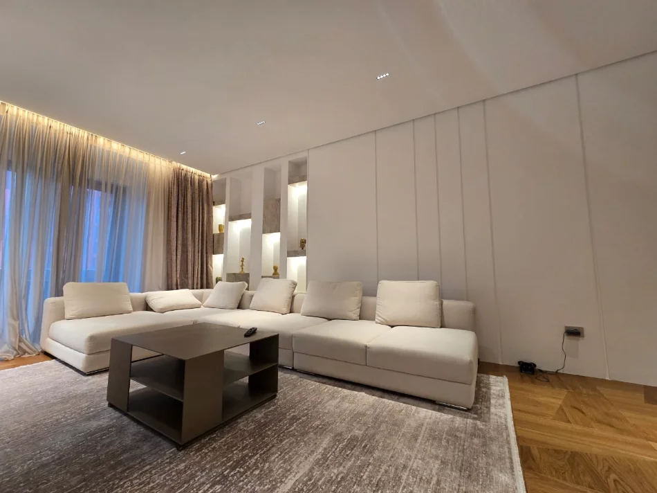 Tirane, shitet apartament 2+1+Ballkon , 213 m² (Rezidenca Lion Park)